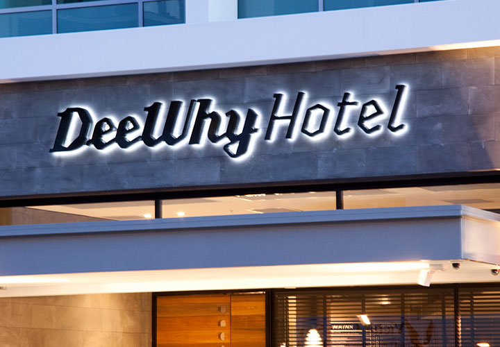 Dee Why Hotel Signage 01